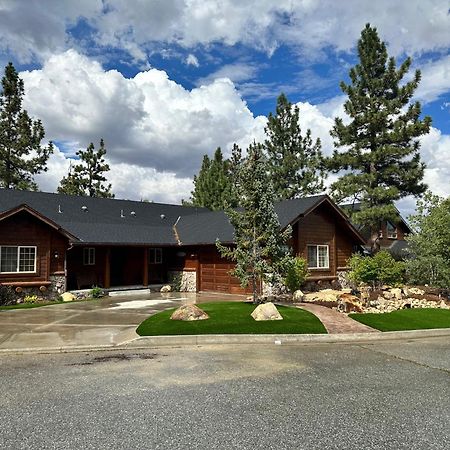 Custom Single Story Cabin With Jacuzzi Pool Table & Big Game Room With Arcade Games Lac Big Bear Extérieur photo
