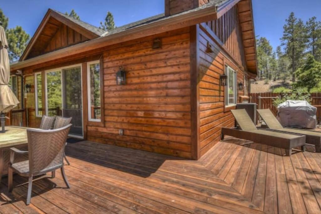 Custom Single Story Cabin With Jacuzzi Pool Table & Big Game Room With Arcade Games Lac Big Bear Extérieur photo