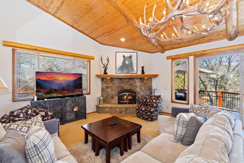 Custom Single Story Cabin With Jacuzzi Pool Table & Big Game Room With Arcade Games Lac Big Bear Extérieur photo