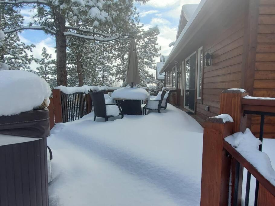 Custom Single Story Cabin With Jacuzzi Pool Table & Big Game Room With Arcade Games Lac Big Bear Extérieur photo