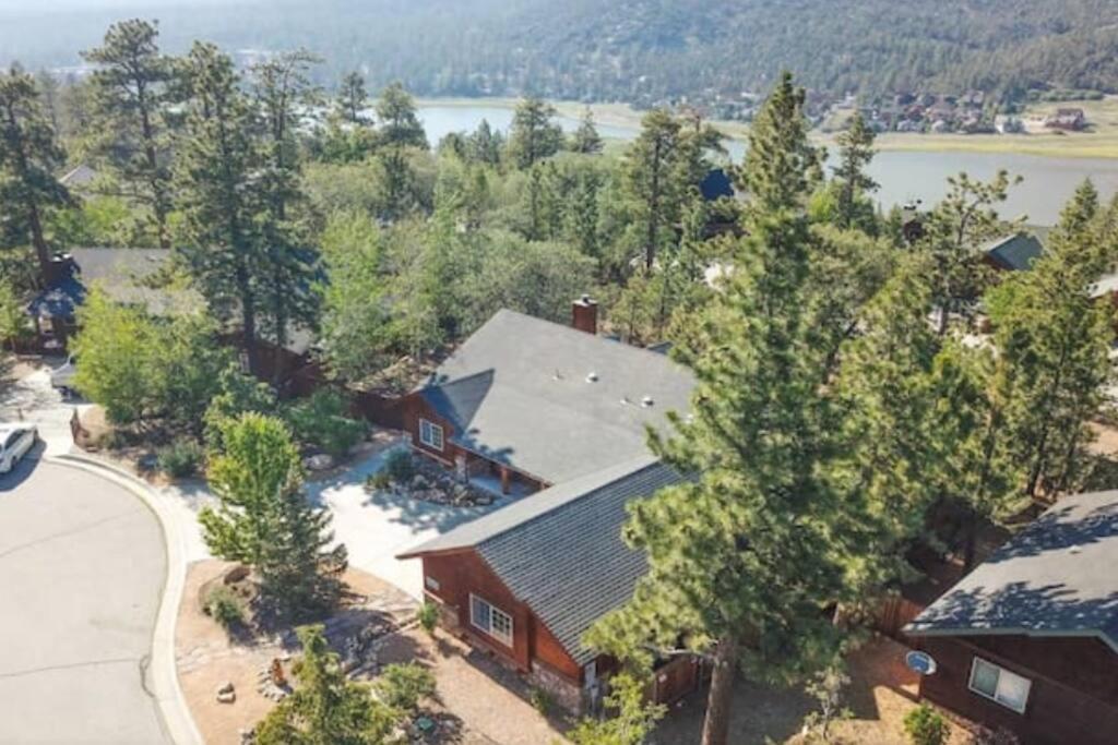 Custom Single Story Cabin With Jacuzzi Pool Table & Big Game Room With Arcade Games Lac Big Bear Extérieur photo
