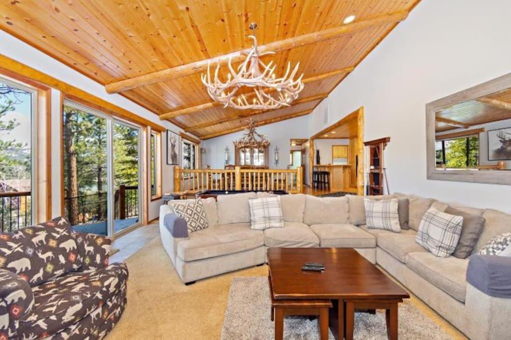 Custom Single Story Cabin With Jacuzzi Pool Table & Big Game Room With Arcade Games Lac Big Bear Extérieur photo