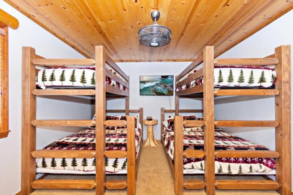 Custom Single Story Cabin With Jacuzzi Pool Table & Big Game Room With Arcade Games Lac Big Bear Extérieur photo