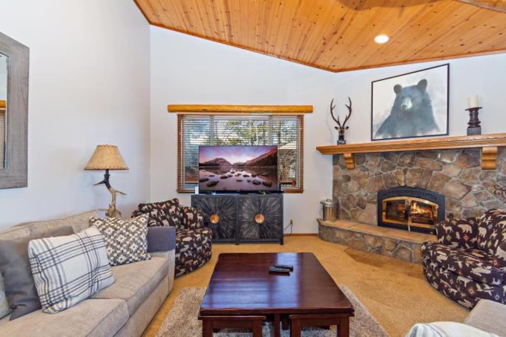 Custom Single Story Cabin With Jacuzzi Pool Table & Big Game Room With Arcade Games Lac Big Bear Extérieur photo